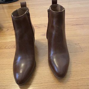 JACY CHELSEA FASHION BOOTIES (Never Been Worn)